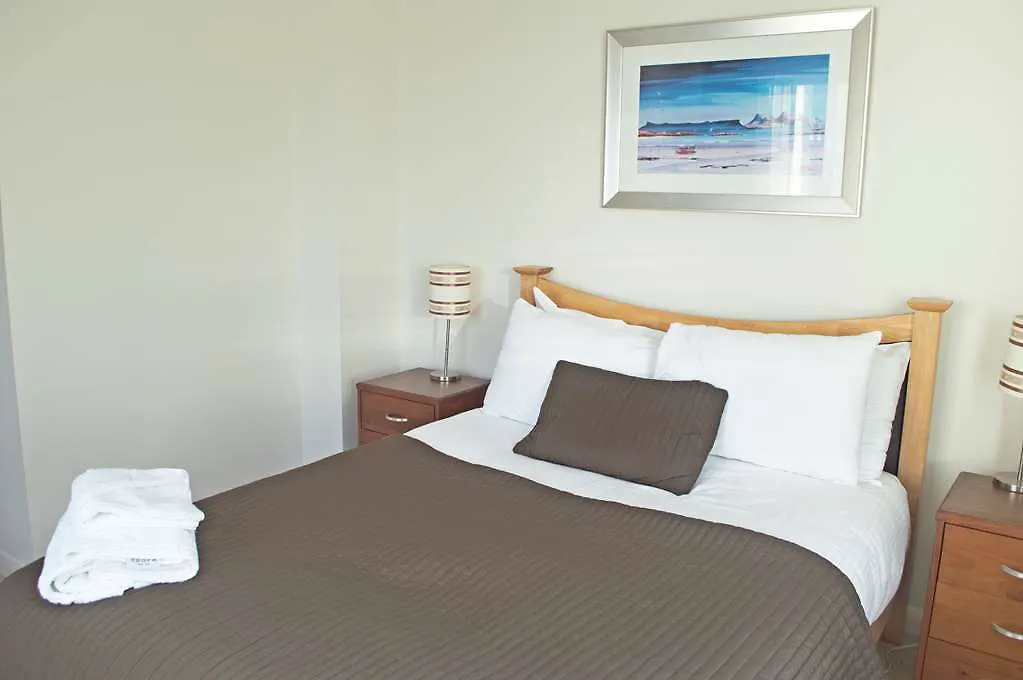 Dreamhouse Edinburgh City Centre 0*,  英国